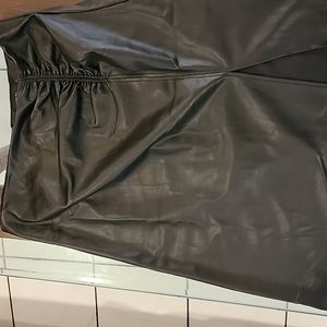 Forever 21 leather skirt black size 2XL
